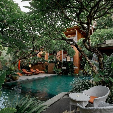 Fourteen Roses Boutique Hotel, Kuta Legian  Exterior photo