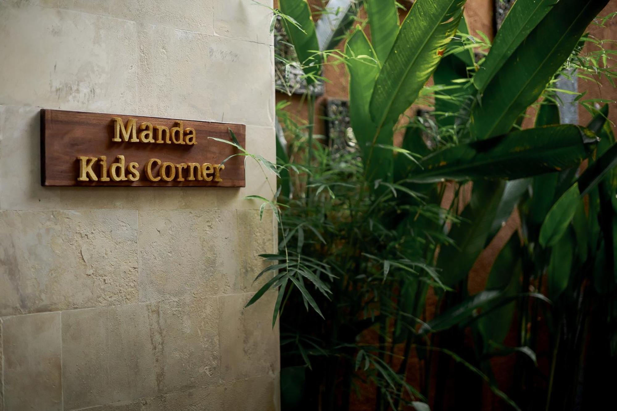 Fourteen Roses Boutique Hotel, Kuta Legian  Exterior photo