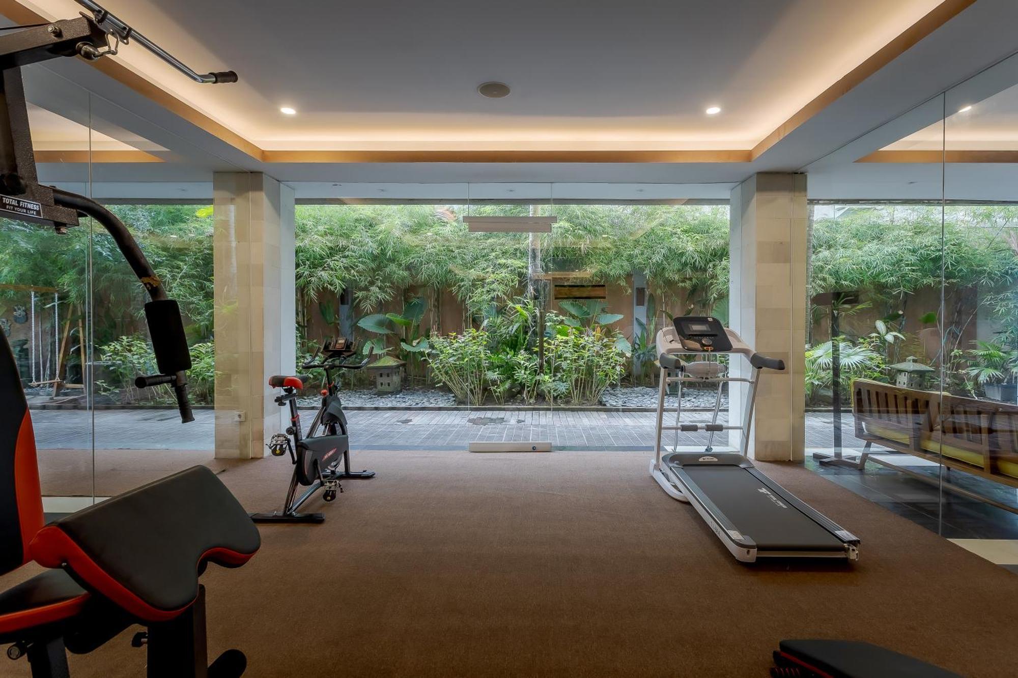 Fourteen Roses Boutique Hotel, Kuta Legian  Exterior photo