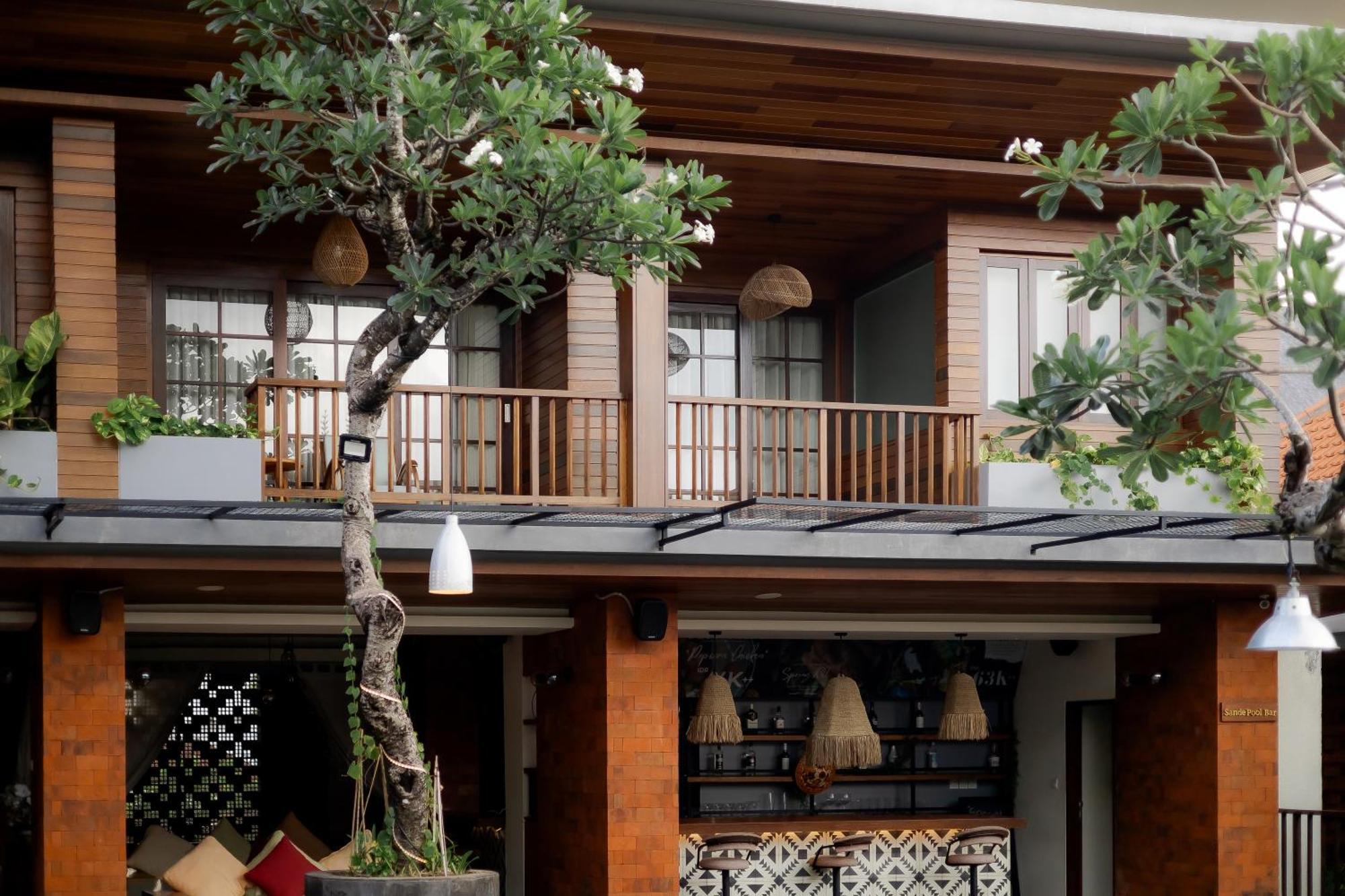 Fourteen Roses Boutique Hotel, Kuta Legian  Exterior photo