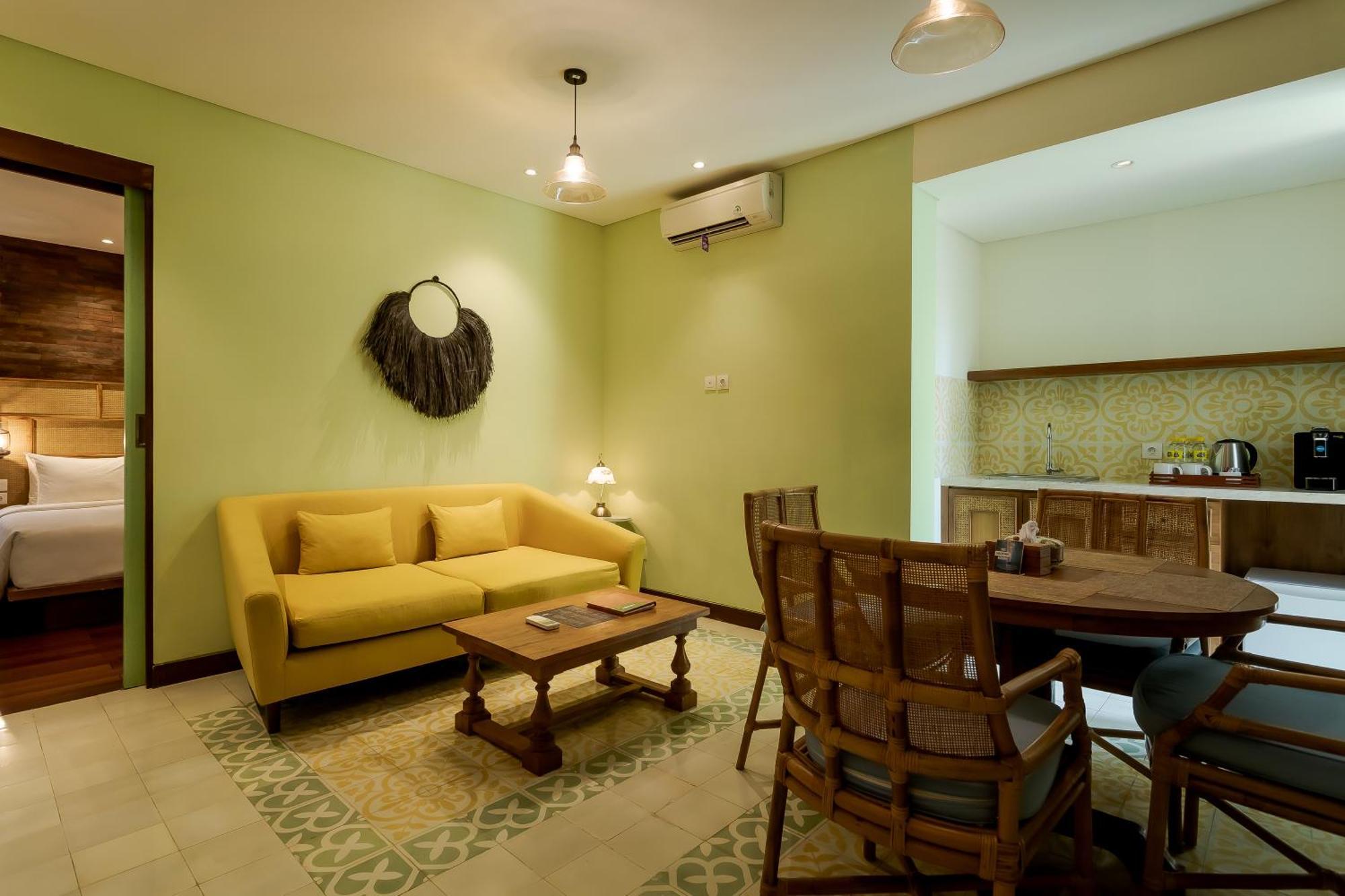 Fourteen Roses Boutique Hotel, Kuta Legian  Exterior photo