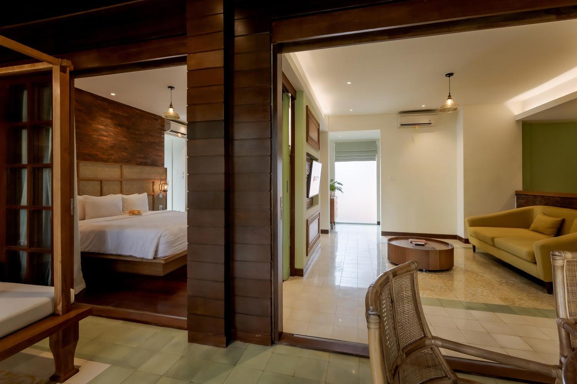 Fourteen Roses Boutique Hotel, Kuta Legian  Exterior photo