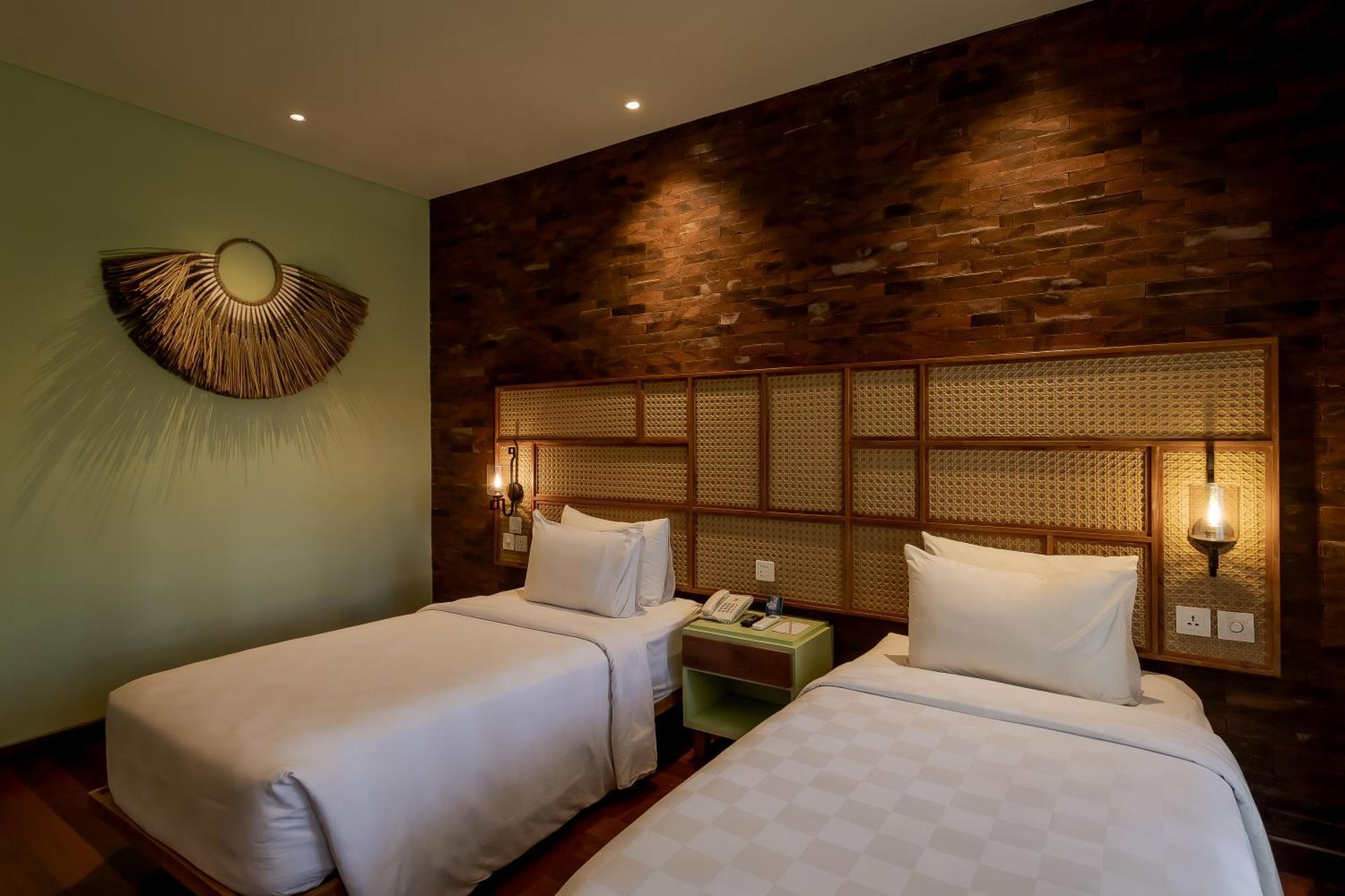 Fourteen Roses Boutique Hotel, Kuta Legian  Exterior photo