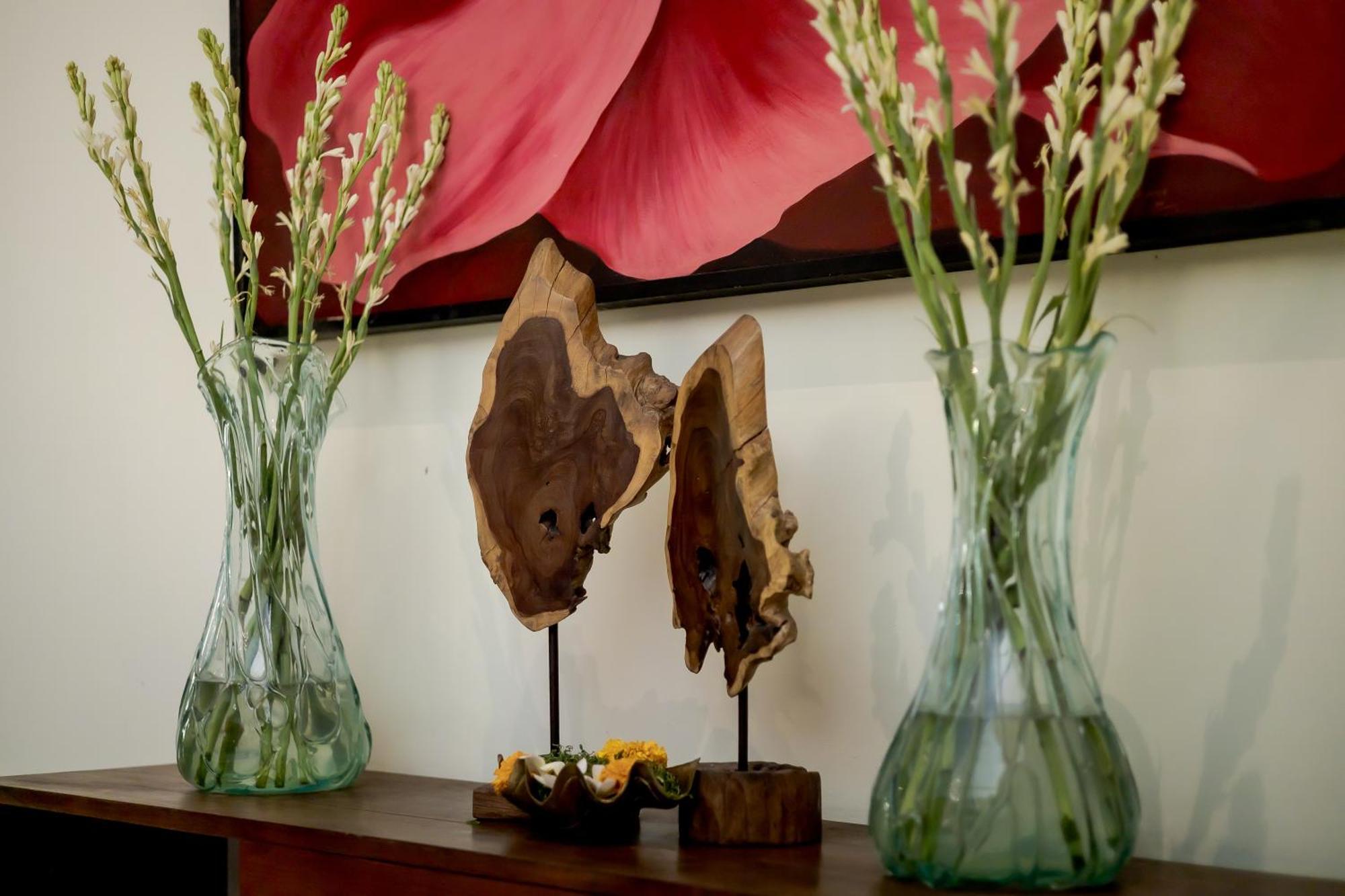 Fourteen Roses Boutique Hotel, Kuta Legian  Exterior photo
