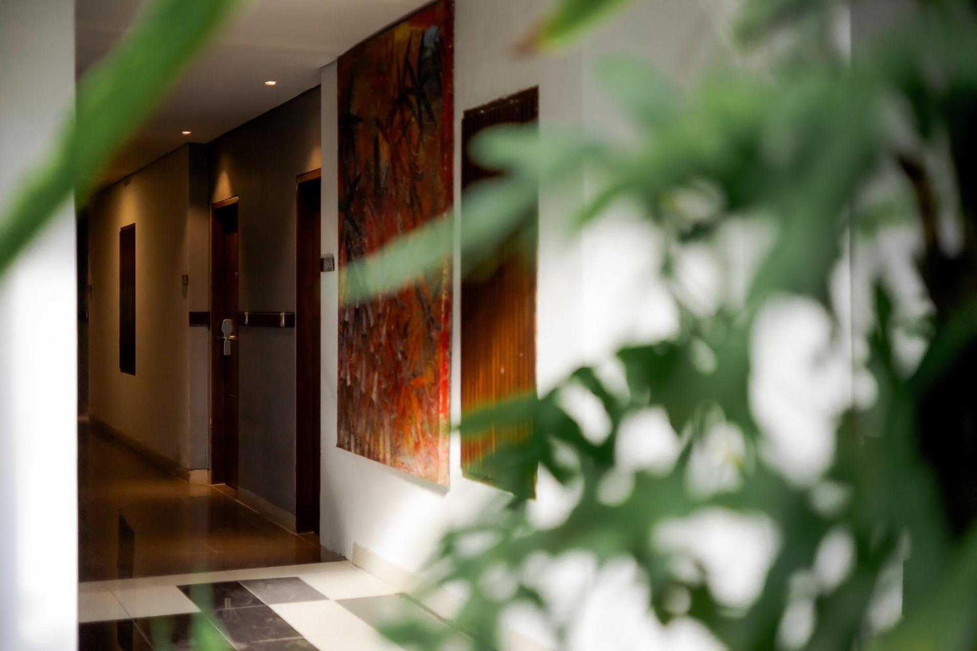 Fourteen Roses Boutique Hotel, Kuta Legian  Exterior photo