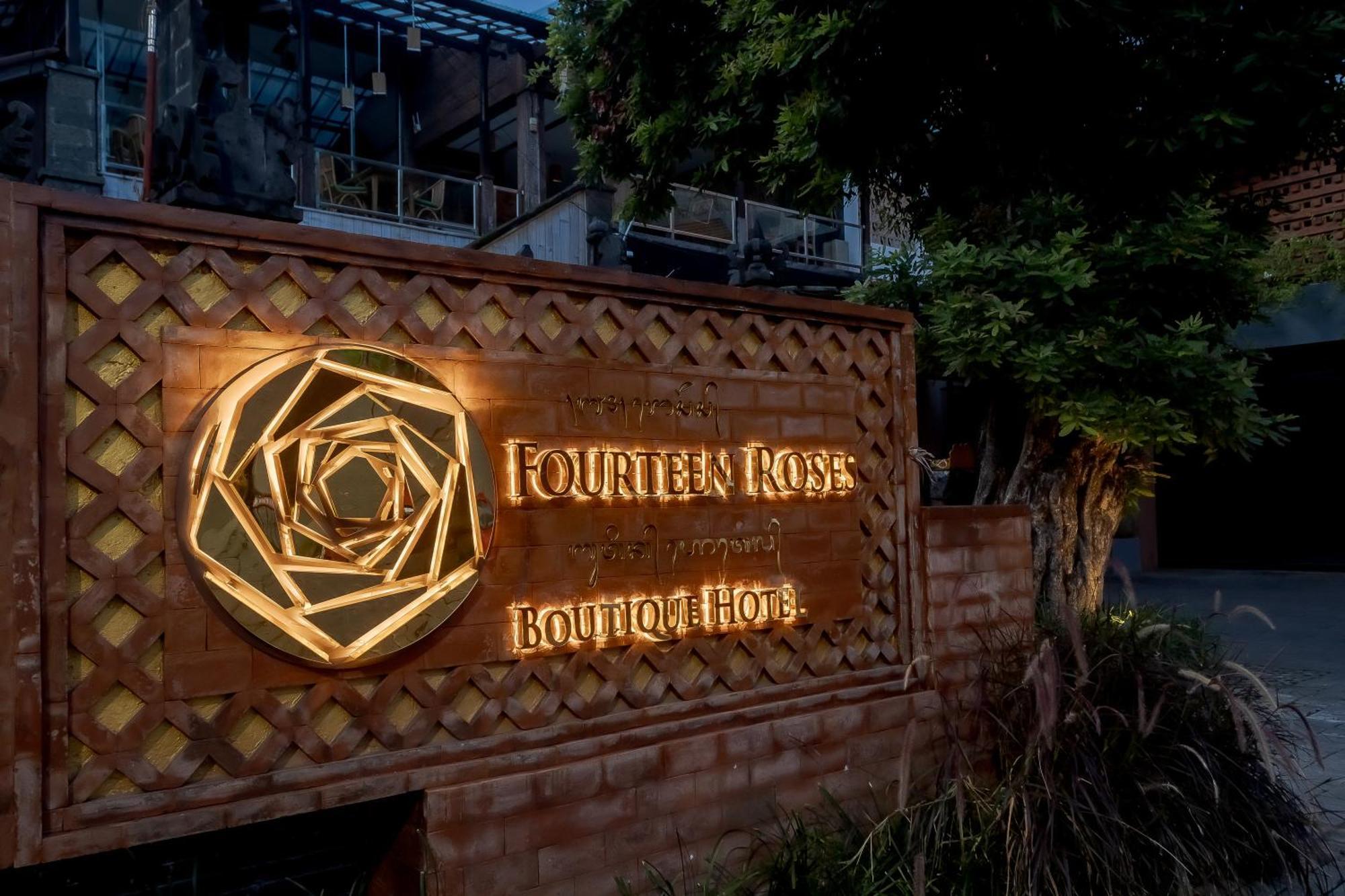 Fourteen Roses Boutique Hotel, Kuta Legian  Exterior photo