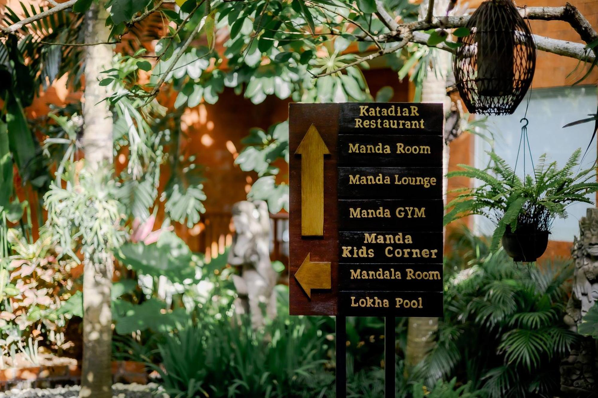 Fourteen Roses Boutique Hotel, Kuta Legian  Exterior photo