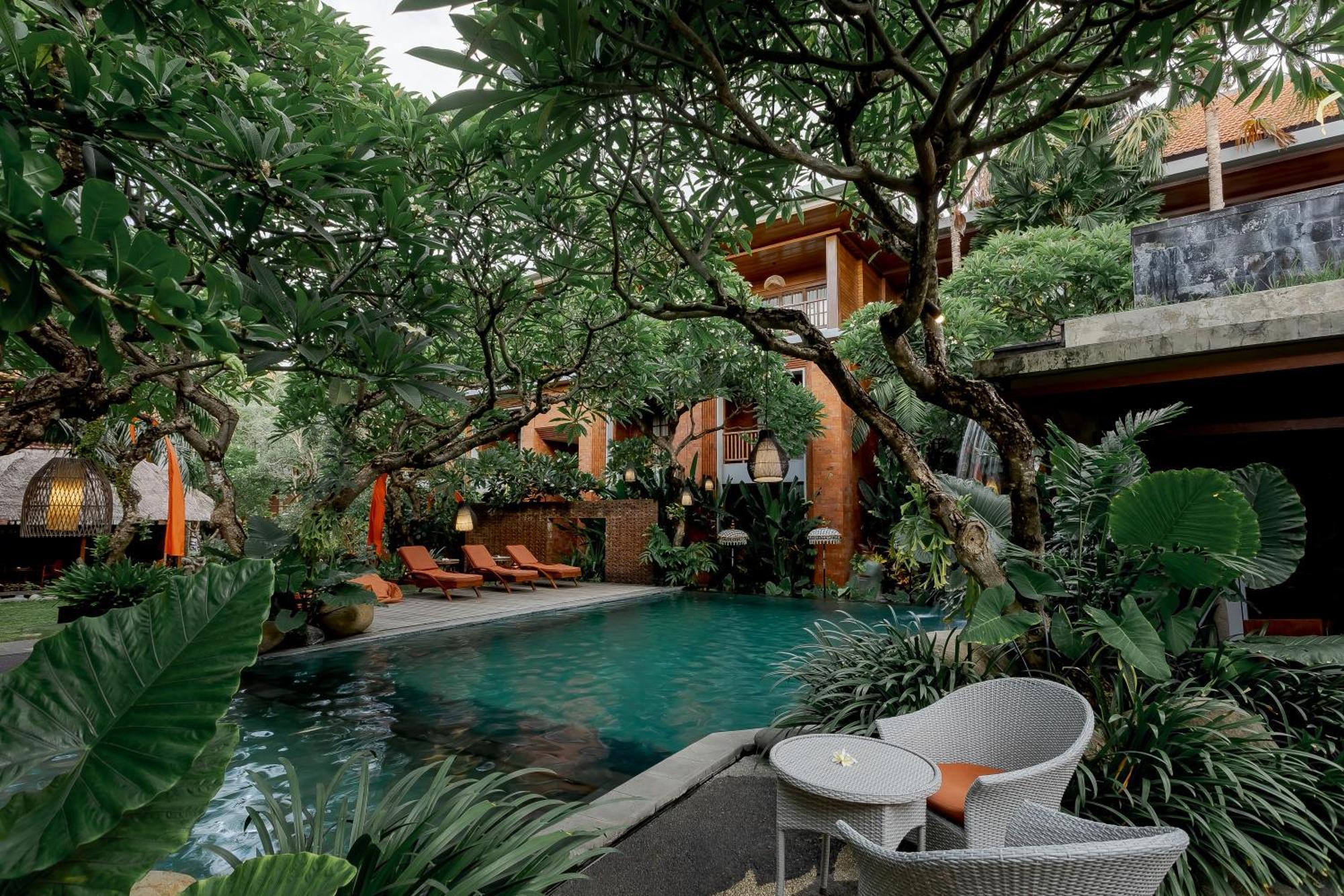 Fourteen Roses Boutique Hotel, Kuta Legian  Exterior photo