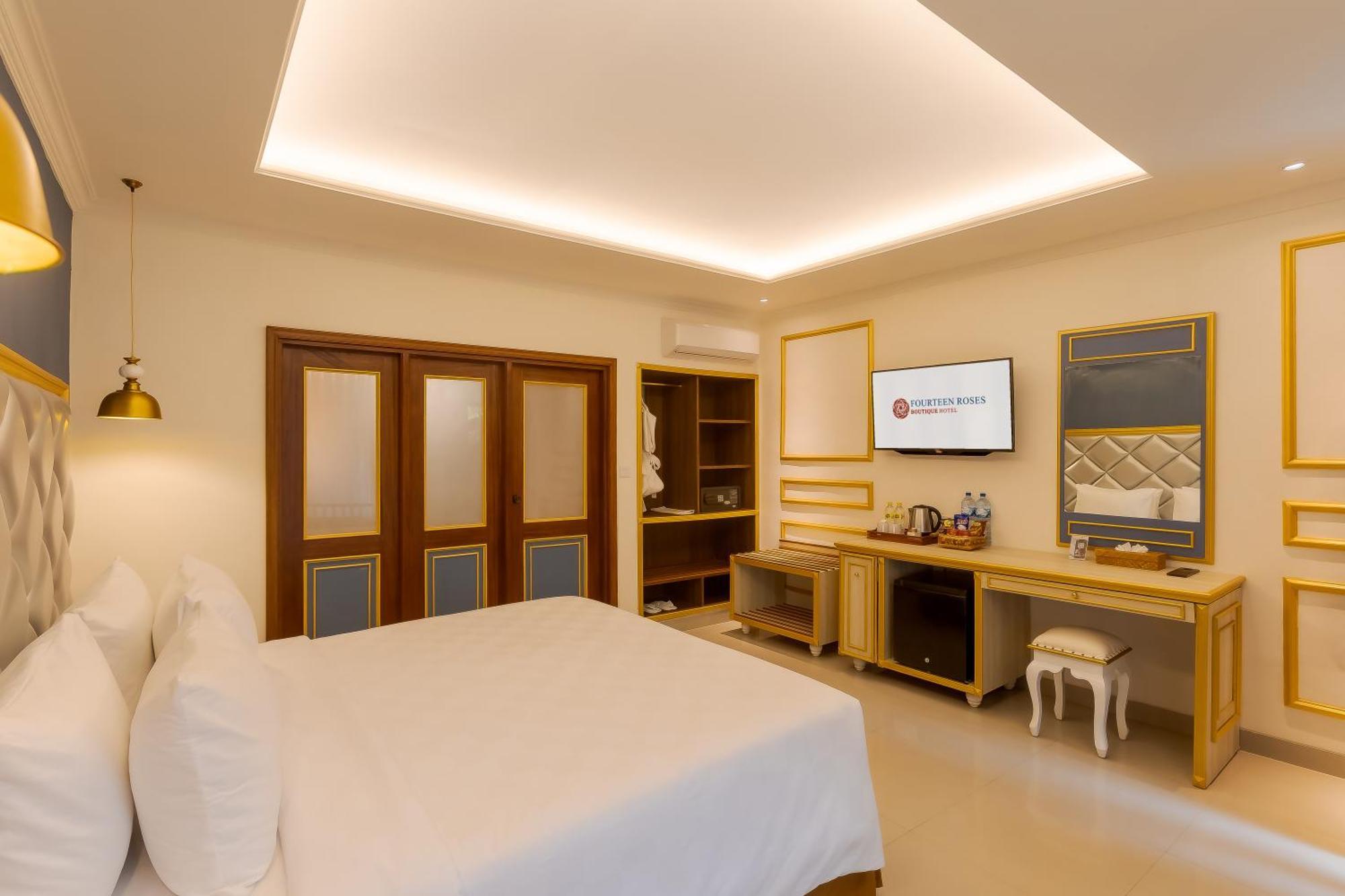Fourteen Roses Boutique Hotel, Kuta Legian  Exterior photo