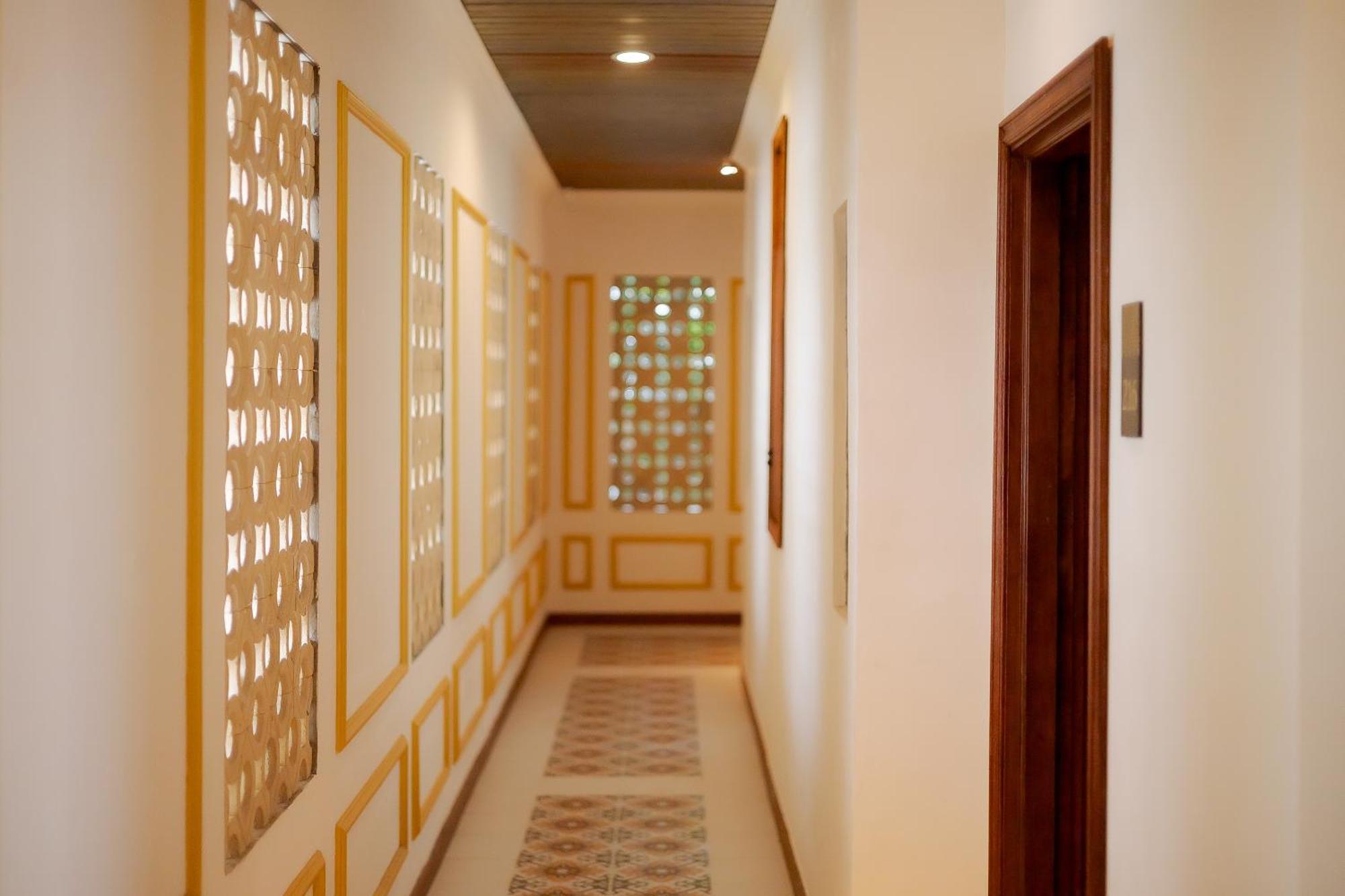 Fourteen Roses Boutique Hotel, Kuta Legian  Exterior photo