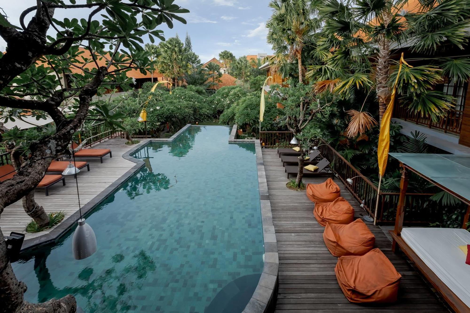 Fourteen Roses Boutique Hotel, Kuta Legian  Exterior photo