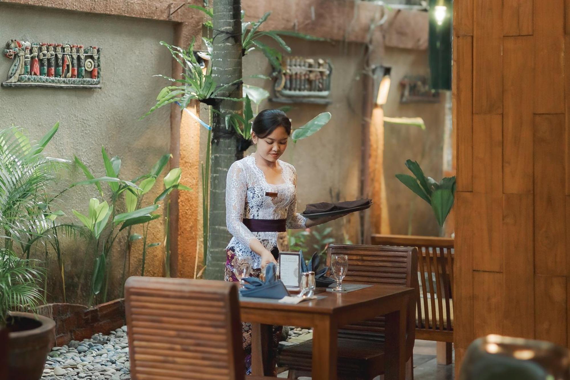 Fourteen Roses Boutique Hotel, Kuta Legian  Exterior photo