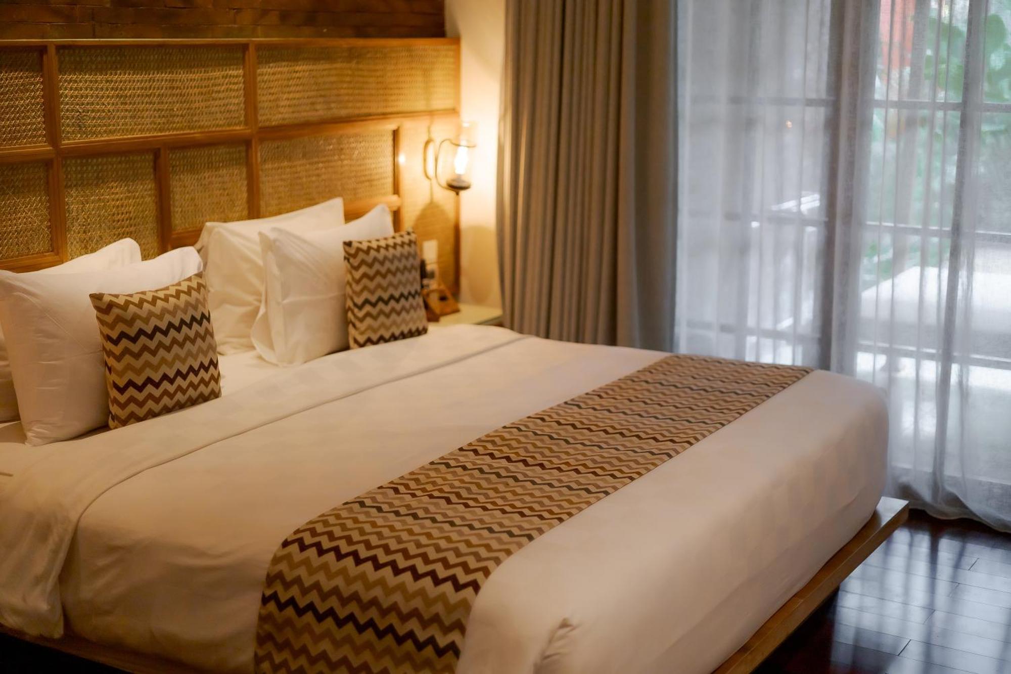 Fourteen Roses Boutique Hotel, Kuta Legian  Exterior photo