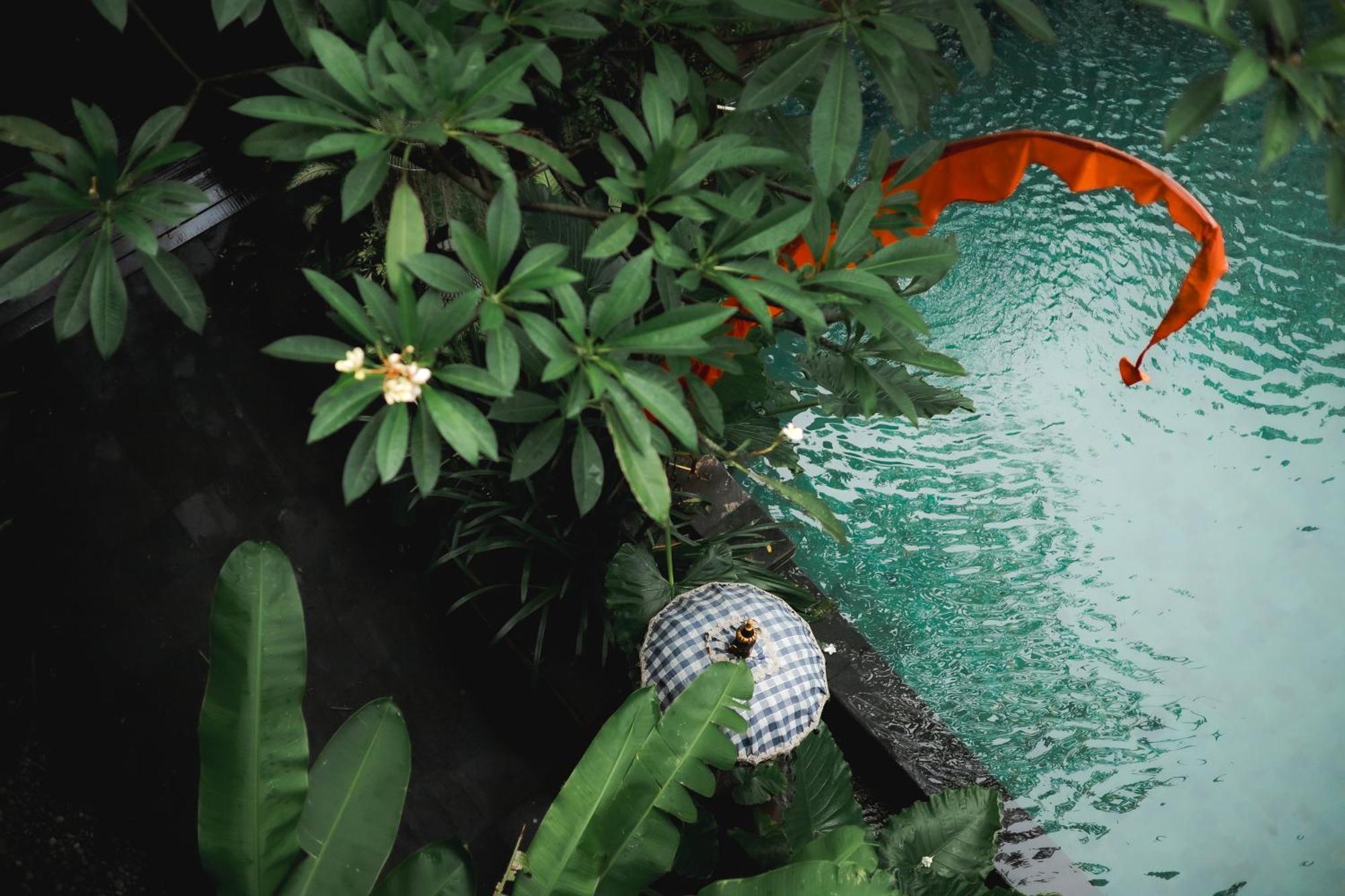 Fourteen Roses Boutique Hotel, Kuta Legian  Exterior photo